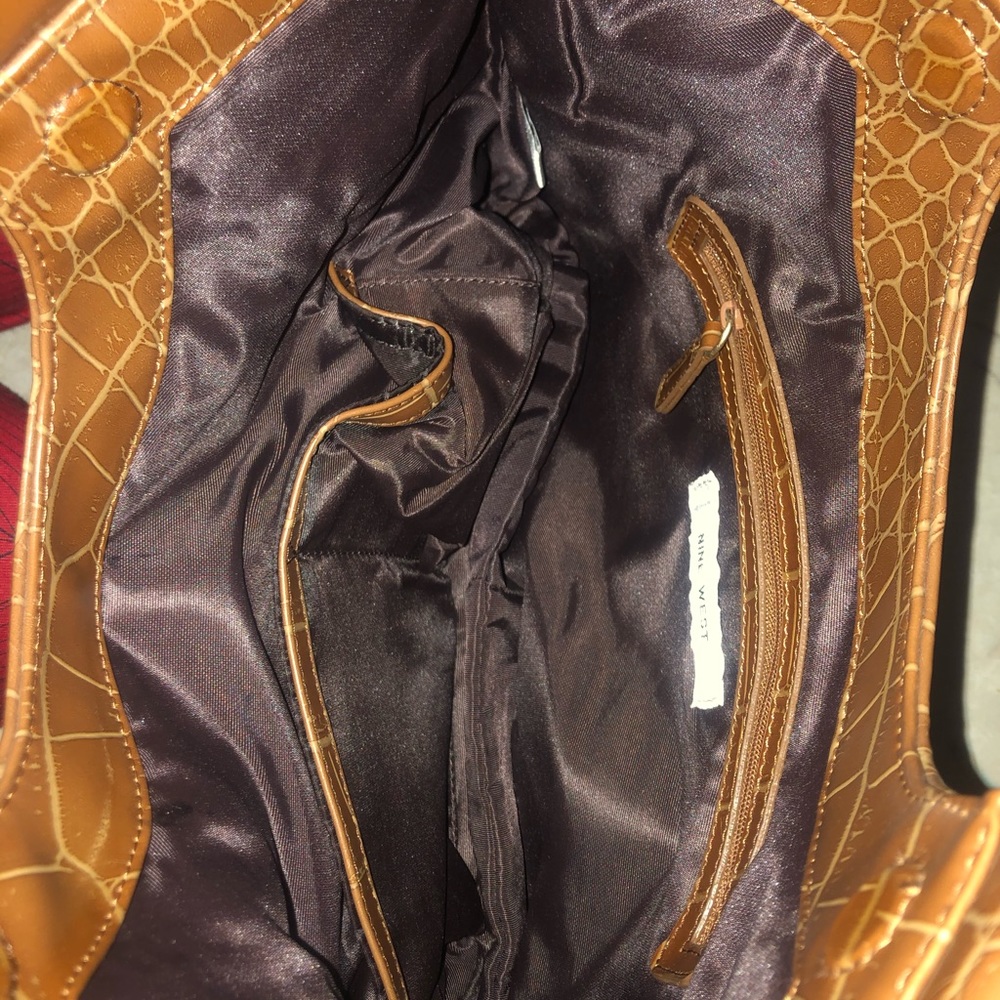 Handbag - Picture 4 of 5